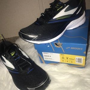 NEW!!! Mens Brooks Running Shoes